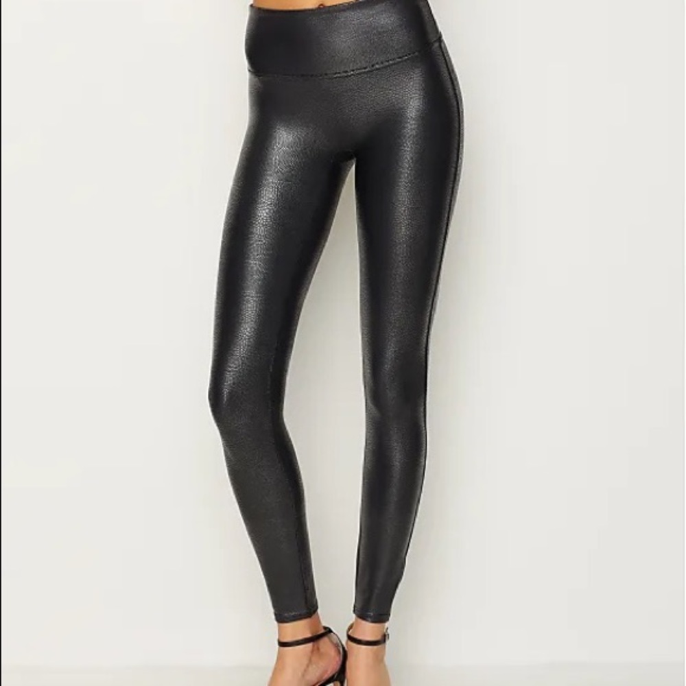 Spanx Faux Leather Pebbled Leggings Black Size Small VERY GOOD CONDITION